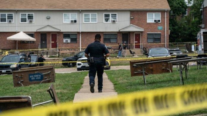 Penembakan massal yang tewaskan dua orang di Baltimore, Maryland.
