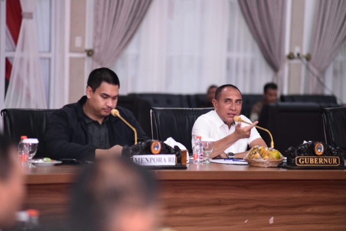 Menpora Dito tinjau kesiapan Sumut jelang PON XXI tahun 2024 di Aula Tengku Rizal Nurdin, Rumah Dinas Gubernur Sumut. (f:ist/mistar)