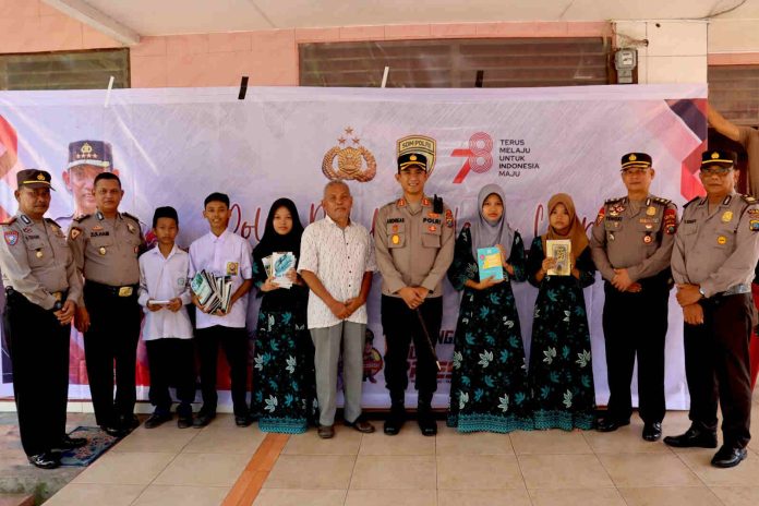 Dukung Program Polri, Kapolres Tebing Tinggi Serahkan 50 Buku ke Pantai Suhan Yayasan Amalia