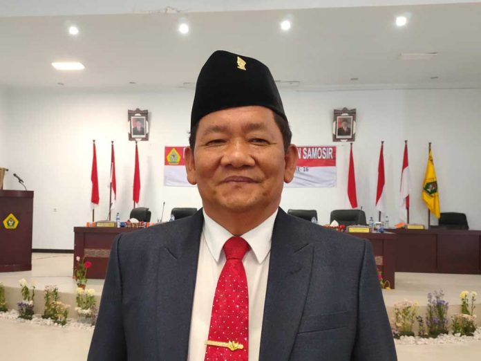 Eks Bupati Samosir, Rapidin Simbolon.