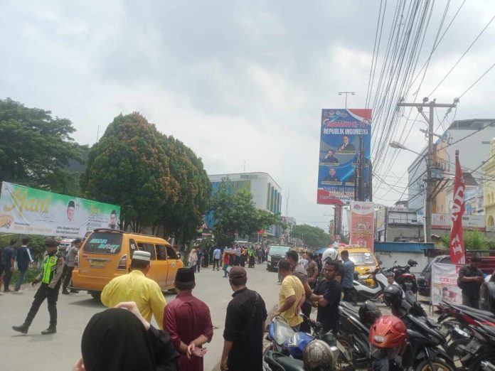 Jalan Cemara Deli Serdang Mendadak Ramai, Puluhan Personel TNI-Polri Lakukan Pengamanan