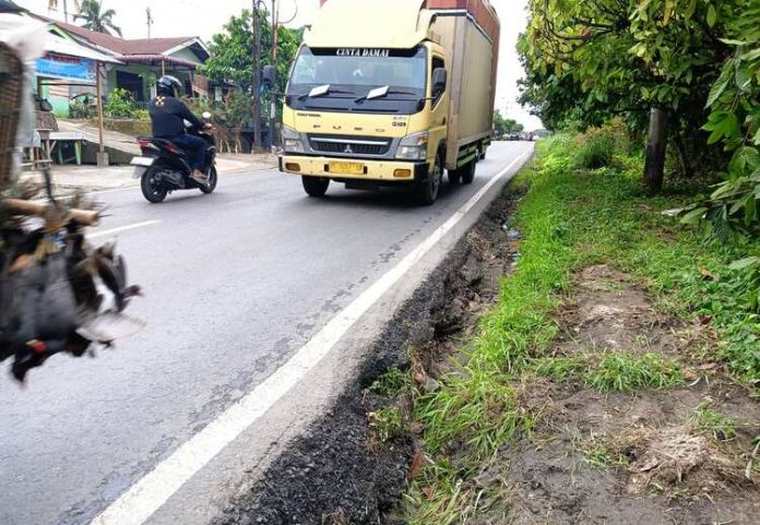 Jalan Siantar-Parapat