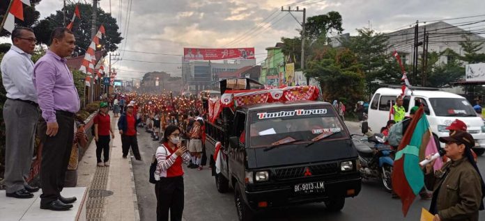 Ledakkan Meriam Bambu Hingga Pawai Obor dan Taptu Sambut HUT RI ke-78 di Dairi