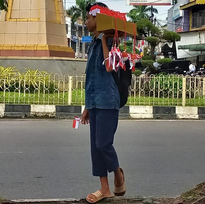 Penjaja Bendera - Simpang Juanda