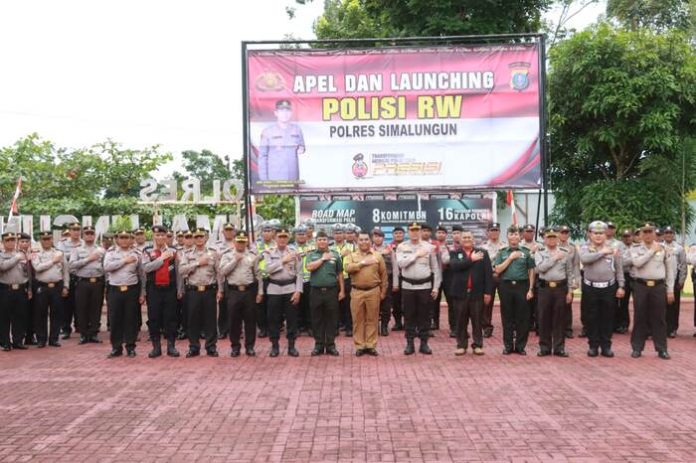Launching Polisi RW di Lapangan Polres Simalungun.(f:ist/mistar)