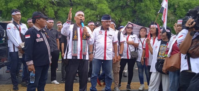 Unjuk rasa Horas Bangso Batak di Polrestabes Medan