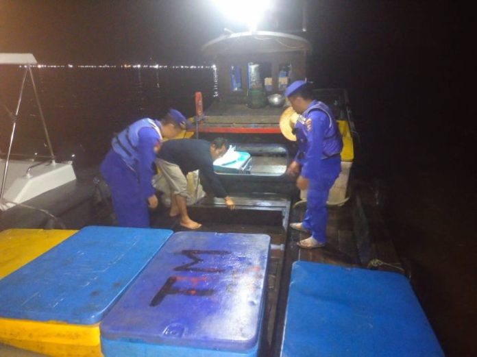Cegah Barang Terlarang Masuk, Satpolairud Polres Tanjung Balai Patroli Laut