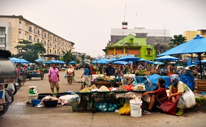 Penjual ikan Asin dan ikan Teri