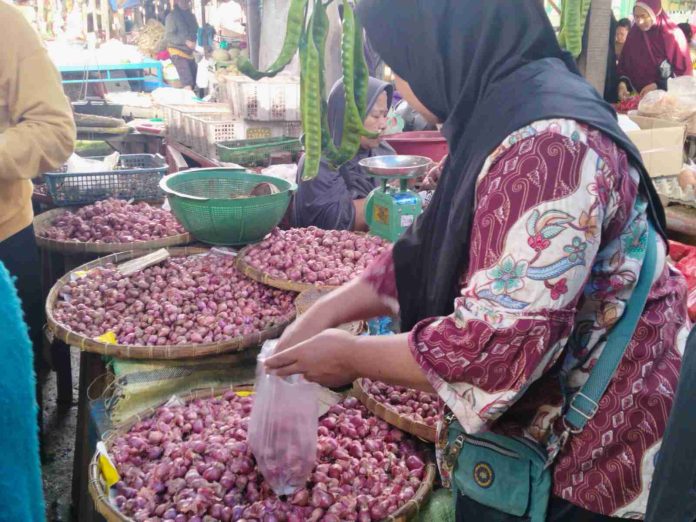 Harga Bawang di Pasar Tradisional Siantar Turun Drastis