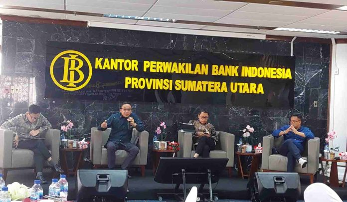 Kepala Perwakilan Bank Indonesia (KPwBI) Provinsi Sumatera Utara (Sumut), IGP Wira Kusuma saat memberikan pemaparan mengenai pertumbuhan ekonomi Sumut di 2023.