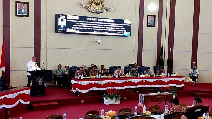 Ketua Fraksi PDI Perjuangan DPRD Medan, Robi Barus saat menyampaikan pandangan umum PDI Perjuangan di Gedung Dewan.