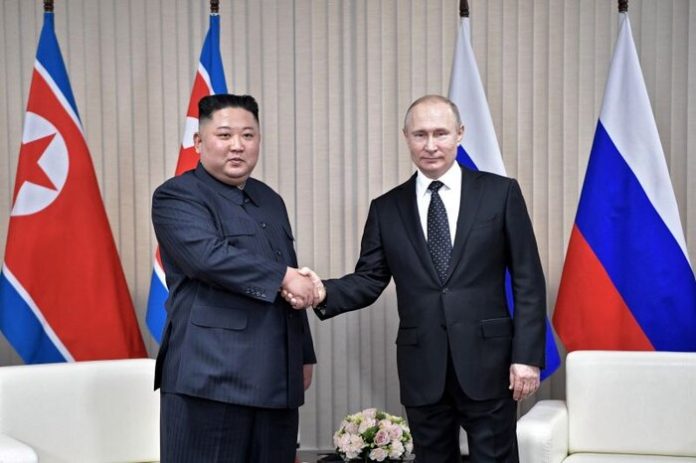 Pemimpin Korea Utara Kim Jong Un dan Presiden Rusia Vladimir Putin saat bertemu Vladivostik, Timur Jauh Rusia, pada 25 April 2019 (f:ist/mistar)