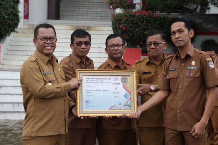 Pemkab Toba Terima BKN Award 2023 di Yokyakarta