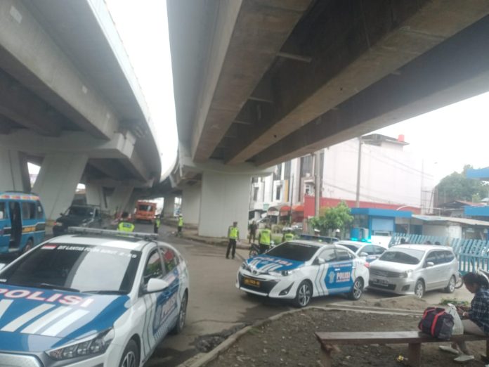 Sejumlah Mobil Patroli Polisi saat di lokasi