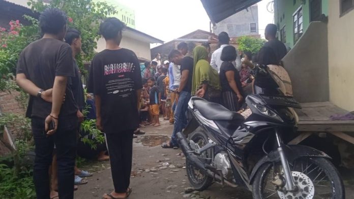 Suasana rumah kost wanita meninggal diduga bunuh diri di Deli Serdang.