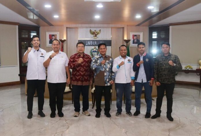Penjabat (Pj) Gubernur Sumut, Hassanudin menerima kunjungan Pengurus ICMI Muda Pusat di Kantor Gubernur Sumut, Jalan Diponegoro Medan. (f/ist/mistar)