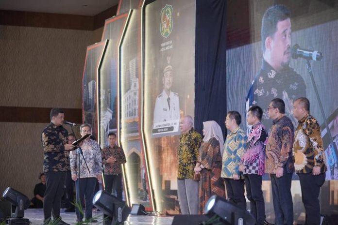 Walkot Bobby Nasution saat memberi kata sambutan dalam acara Medan Investment Forum & Expo 2023 (f:ist/mistar)