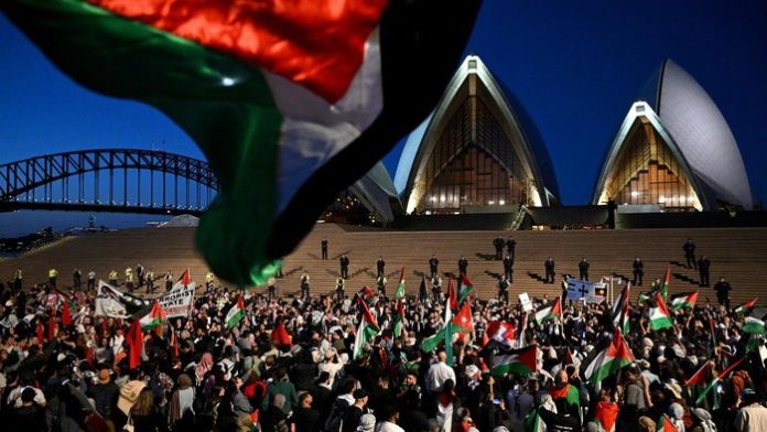 Ilustrasi warga Australi pro Palestina demo (f;ist/mistar)