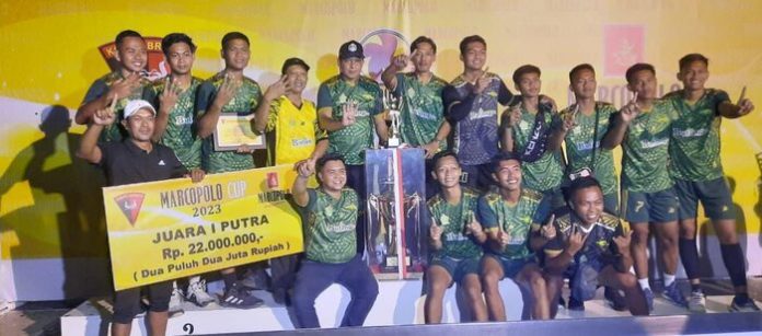 PTPN IV bersama official rayakan kemenangan di Turnamen Voli Marcopolo Cup (f: Indra/mistar)