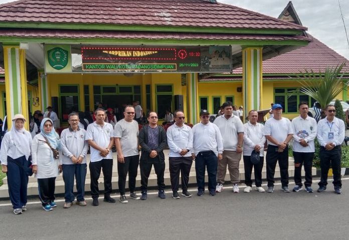 Kepala BPJamsostek Cabang Padangsidimpuan Eris Aprianto menghadiri Perayaan Hari Ulang Tahun Korps Pegawai Republik Indonesia (KORPRI) yang Ke-52 (f:ist/mistar)