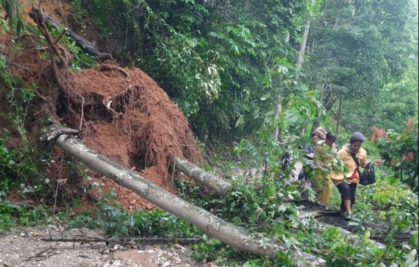 Badan Jalan Longsor dan Putus Total, Ribuan KK di Tiga Desa Kecamatan Tanah Pinem Dairi Terisolasi