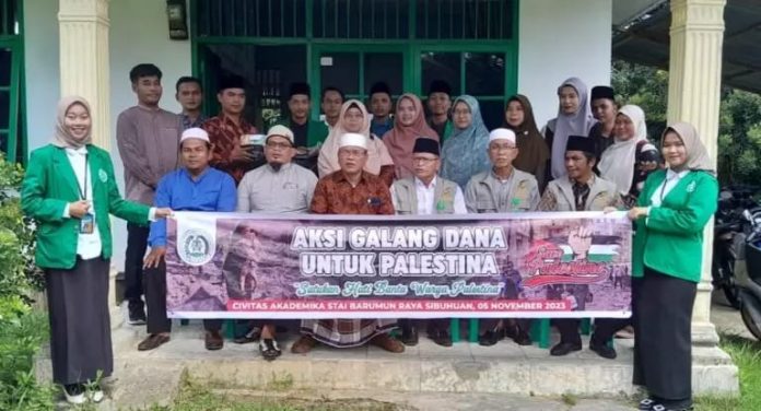 Keluarga Besar Sekolah Tinggi Agama Islam Barumun Raya (STAI-BR) memberikan bantuan untuk muslim Palestina melalui Badan Amil Zakat Nasional Kabupaten Padang Lawas (f;ist/mistar)