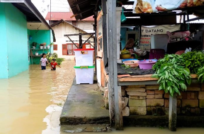 Bermain di lorong