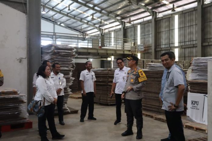 Kapolresta Periksa Kelistrikan dan Atap Gudang Logistik KPU Deli Serdang