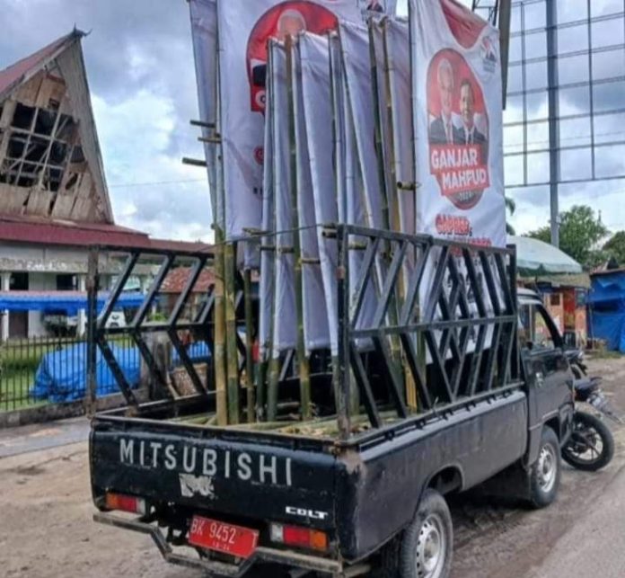 Mobil Pikap Plat Merah Angkut Baliho Capres, Pangulu Dolok Merangir 1 Hanya Disanksi Teguran
