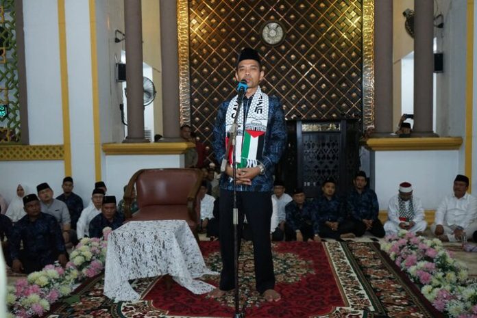 UAS saat mengisi tabligh akbar di Masjid Agung Achmad Bakrie Kisaran. (f:Perdana/mistar)