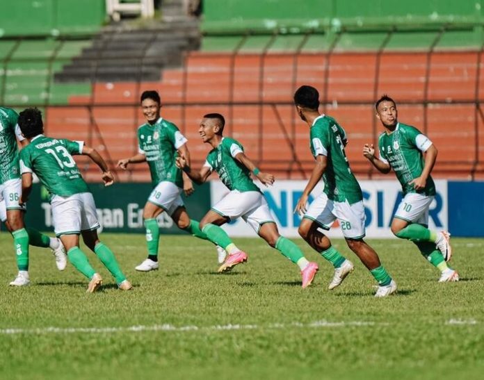 Pemain PSMS berselebrasi usai menciptakan gol ke gawang Sada Sumut FC. (f: ist/mistar)