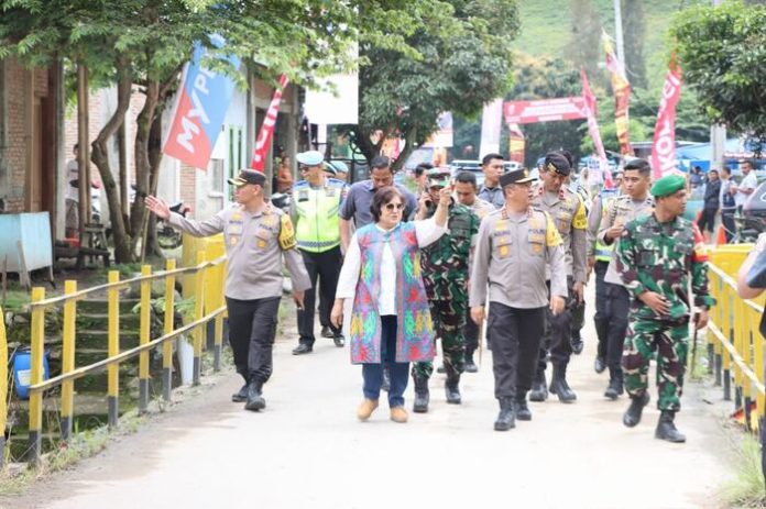 Kapolres Tanah Karo AKBP Wahyudi Rahman mengecek pengamanan event Aquabike Jetski Word Championship (f:ist/mistar)