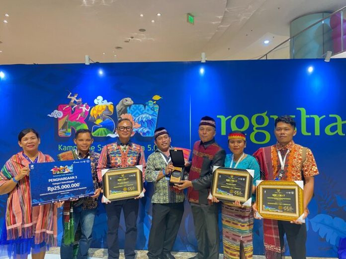 Pulau Sibandang Raih Juara 3 Kategori Kelembagaan pada Penganugerahan Desa/Kampung Wisata Kampanye Sadar Wisata 5.0. (f;ist/mistar)