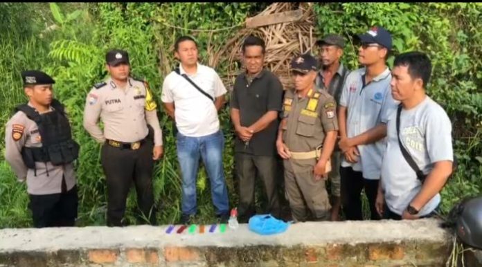 Gubuk Sarang Pecandu Narkoba Dirobohkan Polisi di Tanjung Balai