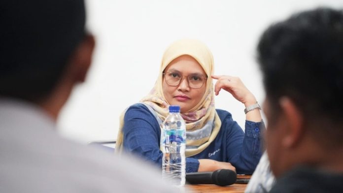 Komisioner KPU Langkat Magfirah Fitri Menjerang (f:Endang/mistar )