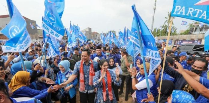 Kampanye dengan Vera di Karawang, AHY Sebut Demokrat Tidak Ingin Beri Banyak Janji, Tapi Beri Bukti