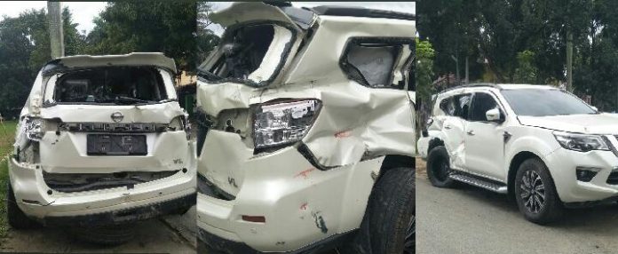 Kondisi mobil mewah dihantam Kereta Api