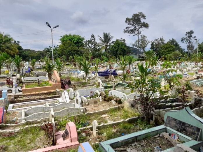 Kondisi Tempat Pemakaman Umum Jalan Bangau, Kota Pematang Siantar yang sudah padat. (f/abdi/mistar)