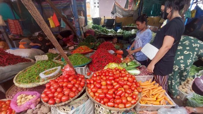 Harga sejumlah bahan pangan di Medan mulai bergerak naik. (f:dok/mistar)