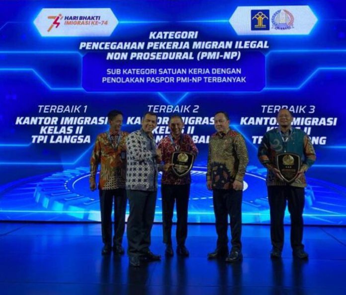 Kantor Imigrasi TPI Tanjungbalai Asahan Terbaik II sebagai Kategori Penolakan Paspor PMI-NP Terbanyak (f:ist/mistar)