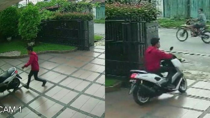: Rekaman CCTV curanmor di halaman rumah, Jalan Bunga Cempaka, Kecamatan Medan Selayang. (f:Ist/mistar)