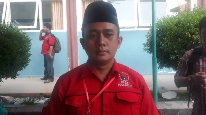 Samrin Girsang Ketua DPC PDI -P Kabupaten Simalungun (f:ist/mistar)