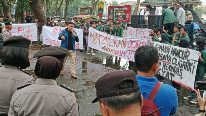 Mahasiswa Desak Pemakzulan Jokowi Dipercepat Kritik terhadap Kemunduran Demokrasi