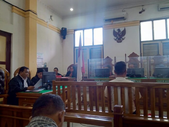 Sidang pembacaan replik terhadap terdakwa Boasa Simanjuntak di PN Medan. (f:deddy/mistar)