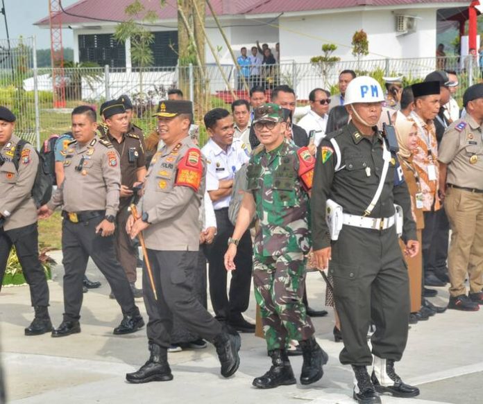 Pangdam I Bukit Barisan Mayjen Mochamad Hasan saat dampingi Presiden Joko Widodo (f:ist/Mistar)