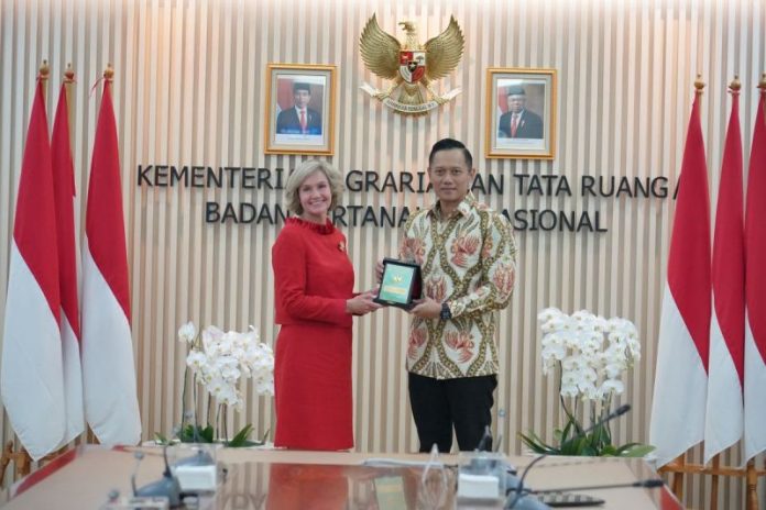 Menteri ATR RI Agus Harimurti Yudhoyono bertemu dengan perwakilan Bank Dunia (f:ist/mistar)