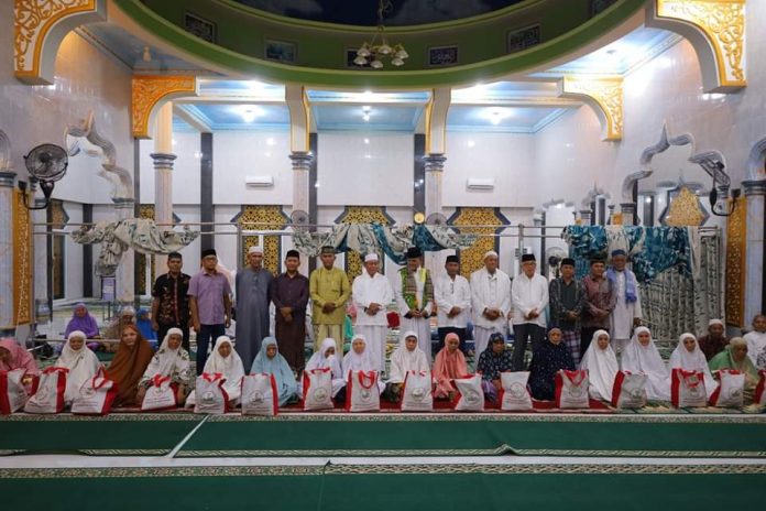 Berkah Ramadhan Warga Pulau Simardan Terima Bantuan Beras dari Presiden Jokowi