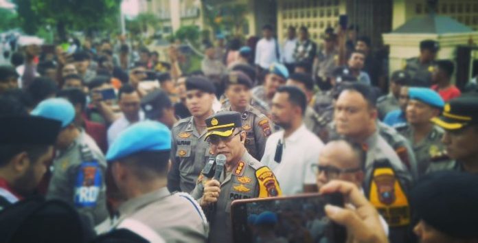 Kapolrestabes Medan Temui Massa, Sampaikan Komitmen Amankan Kota Medan dari Kriminalitas