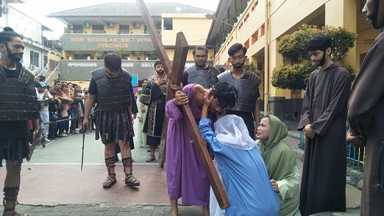 Prosesi Tablo Jalan Salib di Gereja Katedral Medan-2