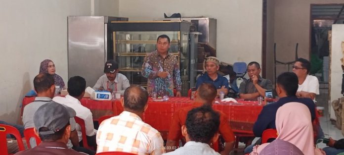 Pertemuan tim relawan sahabat Azhar di kediaman Azhar Bintang Jalan Ujung, Sidikalang (f:manru/mistar)